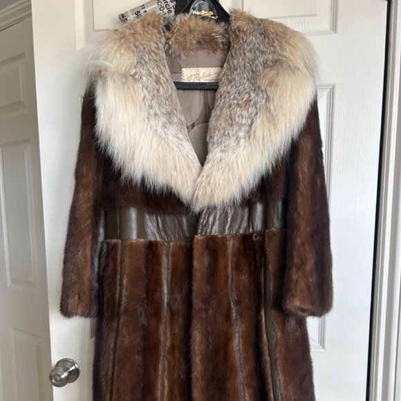 J. Rubin Importers Beverly Hills 3/4 Length Fur Coat - Picture 1 of 8